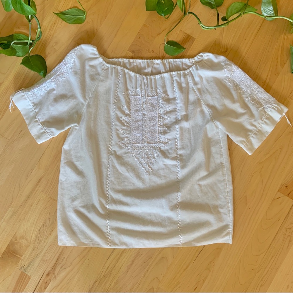 beautiful vintage white embroidered peasant top
